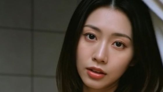 更衣室カーテンの向こうの巨乳お姉さん｜aiお姉さん